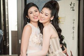 Á hậu Tú Anh khoe sắc cùng đàn chị Ngọc Hân Á hậu Tú Anh khoe sắc cùng đàn chị Ngọc Hân