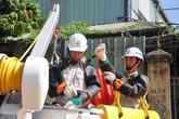 Sát hạch tay nghề cho công nhân đội sửa chữa điện nóng Sát hạch tay nghề cho công nhân đội sửa chữa điện nóng