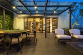 Căn penthouse ngập tràn ánh sáng và cây xanh của chàng doanh nhân trẻ độc thân Căn penthouse ngập tràn ánh sáng và cây xanh của chàng doanh nhân trẻ độc thân