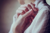 Mới sinh con, biết quá khứ của chồng qua lá thư người yêu cũ viết, tôi đã ngất xỉu Mới sinh con, biết quá khứ của chồng qua lá thư người yêu cũ viết, tôi đã ngất xỉu