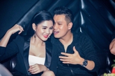 Việt Anh thân mật với hai bạn diễn phim 'Người phán xử' trong quán bar Việt Anh thân mật với hai bạn diễn phim 'Người phán xử' trong quán bar