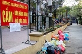 Hà Nội: Xử phạt tiền triệu, người dân vẫn vô tư ném rác ra phố Hà Nội: Xử phạt tiền triệu, người dân vẫn vô tư ném rác ra phố