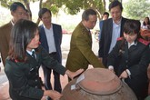 Truy lùng rượu độc, Hà Nội bắt quả tang 200 lít rượu không nhãn mác Truy lùng rượu độc, Hà Nội bắt quả tang 200 lít rượu không nhãn mác