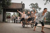 Thú vị bộ ảnh kỷ yếu phong cách thập niên 80 của sinh viên cảnh sát Thú vị bộ ảnh kỷ yếu phong cách thập niên 80 của sinh viên cảnh sát