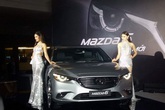 Tháng cô hồn, showroom ô tô thắp hương cầu khách Tháng cô hồn, showroom ô tô thắp hương cầu khách