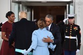 Đệ nhất phu nhân Melania Trump tặng gì cho nhà Obama? Đệ nhất phu nhân Melania Trump tặng gì cho nhà Obama?
