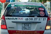 Xem xét việc taxi dán decal phản đối Grab, Uber Xem xét việc taxi dán decal phản đối Grab, Uber