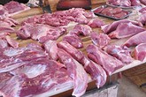 Sau vụ lợn bị tiêm thuốc an thần trước khi mổ: Lại “quýt làm, cam chịu” Sau vụ lợn bị tiêm thuốc an thần trước khi mổ: Lại “quýt làm, cam chịu”