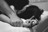 Chồng thô bạo trong phòng ngủ, vừa sợ vừa vẫn yêu chồng Chồng thô bạo trong phòng ngủ, vừa sợ vừa vẫn yêu chồng