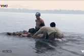 'Thương nhớ ở ai': Bị cắt tóc bôi vôi, thả bè trôi sông vì chửa hoang 'Thương nhớ ở ai': Bị cắt tóc bôi vôi, thả bè trôi sông vì chửa hoang