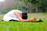 Ngày Tết, những tư thế sau sẽ giúp chị em "xử lý" nhanh lượng thức ăn thừa trong cơ thể Ngày Tết, những tư thế sau sẽ giúp chị em "xử lý" nhanh lượng thức ăn thừa trong cơ thể