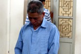 Nghe tin mẹ ốm nặng, người đàn ông chém vợ khóc như mưa tại tòa Nghe tin mẹ ốm nặng, người đàn ông chém vợ khóc như mưa tại tòa