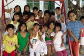 Tình người ở nơi mang nhiều nỗi đau Tình người ở nơi mang nhiều nỗi đau