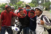 Thanh niên bẻ khóa xe máy nhanh như chớp bị ‘hiệp sĩ’ tóm gọn Thanh niên bẻ khóa xe máy nhanh như chớp bị ‘hiệp sĩ’ tóm gọn