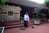 Vượng râu an nhiên trong ngôi biệt phủ riêng trị giá 10 tỷ Vượng râu an nhiên trong ngôi biệt phủ riêng trị giá 10 tỷ