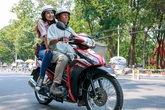Thâm cung bí sử (112-3): Ông xe ôm nhiệt tình Thâm cung bí sử (112-3): Ông xe ôm nhiệt tình