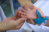 Bộ Y tế nói gì về biến đổi chủng virus dễ gây biến chứng nặng, tử vong ở trẻ mắc tay chân miệng? Bộ Y tế nói gì về biến đổi chủng virus dễ gây biến chứng nặng, tử vong ở trẻ mắc tay chân miệng?