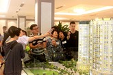 Sôi động lễ ký kết hợp đồng mua bán dự án D'. El Dorado II giữa chủ đầu tư Tân Hoàng Minh và những khách hàng ngoại quốc đầu tiên Sôi động lễ ký kết hợp đồng mua bán dự án D'. El Dorado II giữa chủ đầu tư Tân Hoàng Minh và những khách hàng ngoại quốc đầu tiên