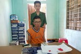 Bắt nghi phạm giấu hơn 1.600 viên ma túy trong xe máy Bắt nghi phạm giấu hơn 1.600 viên ma túy trong xe máy