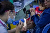 Tại sao bệnh tay chân miệng năm nay nguy hiểm Tại sao bệnh tay chân miệng năm nay nguy hiểm