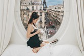 Giải mã khung cửa sổ bí ẩn nơi Ngọc Trinh tạo dáng từng khiến hội con nhà giàu phát sốt Giải mã khung cửa sổ bí ẩn nơi Ngọc Trinh tạo dáng từng khiến hội con nhà giàu phát sốt