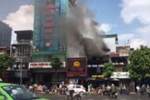 Cháy nghi ngút tại cửa hàng ăn uống trên phố Kim Mã Cháy nghi ngút tại cửa hàng ăn uống trên phố Kim Mã