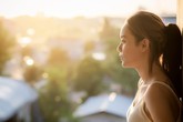 Có nên nói cho mẹ biết việc bố có người đàn bà khác Có nên nói cho mẹ biết việc bố có người đàn bà khác