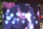 Tuấn Hưng ngồi thụp khóc nức nở trong liveshow 'Cảm ơn' Tuấn Hưng ngồi thụp khóc nức nở trong liveshow 'Cảm ơn'