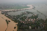 Hà Nội xử lý khẩn đê sông Bùi sau trận lũ lịch sử Hà Nội xử lý khẩn đê sông Bùi sau trận lũ lịch sử
