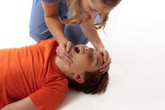 Ai có người nhà bị bệnh động kinh thì nên lưu ý những điều quan trọng này Ai có người nhà bị bệnh động kinh thì nên lưu ý những điều quan trọng này