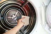 Cách vệ sinh lồng giặt đúng cách Cách vệ sinh lồng giặt đúng cách