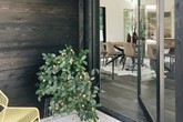 Tạm biệt những mẫu cũ đi, các mẫu cửa ra vào cách tân dưới đây mới là xu hướng của hiện tại Tạm biệt những mẫu cũ đi, các mẫu cửa ra vào cách tân dưới đây mới là xu hướng của hiện tại