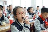 Cô bé Trung Quốc nổi tiếng với bài văn 'không cần vào Harvard' Cô bé Trung Quốc nổi tiếng với bài văn 'không cần vào Harvard'