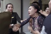 Phương Oanh không thở nổi vì bị bạn diễn đánh thật Phương Oanh không thở nổi vì bị bạn diễn đánh thật