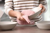 6 thói quen rửa bát âm thầm “giết” chết sức khỏe, cái thứ 3 nhà nào cũng mắc! 6 thói quen rửa bát âm thầm “giết” chết sức khỏe, cái thứ 3 nhà nào cũng mắc!