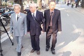 Các cựu chiến sỹ cách mạng bị giam tại Nhà tù Hỏa Lò xúc động viếng nguyên Tổng Bí thư Đỗ Mười Các cựu chiến sỹ cách mạng bị giam tại Nhà tù Hỏa Lò xúc động viếng nguyên Tổng Bí thư Đỗ Mười