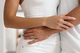 Người nhiễm HIV đang điều trị bằng thuốc có thể quan hệ tình dục không cần bao cao su? Người nhiễm HIV đang điều trị bằng thuốc có thể quan hệ tình dục không cần bao cao su?
