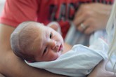 Bé sơ sinh nhiễm HIV từ chính cha đẻ của mình Bé sơ sinh nhiễm HIV từ chính cha đẻ của mình