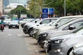 Thất thu phí lòng đường, tiền đổ túi ai? Thất thu phí lòng đường, tiền đổ túi ai?