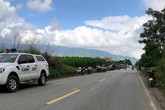 Ôtô tải lấn làn tông xe máy ngược chiều, 2 cha con thiệt mạng Ôtô tải lấn làn tông xe máy ngược chiều, 2 cha con thiệt mạng