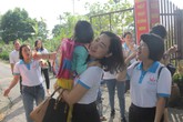 Hải Phòng: Bỏ 2 con ở chùa, người mẹ quay lại nhờ thầy... nuôi giúp Hải Phòng: Bỏ 2 con ở chùa, người mẹ quay lại nhờ thầy... nuôi giúp