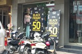 Nhân viên bán hàng tiết lộ 'bí mật đen tối' Black Friday: Bạn sẽ phải ngã ngửa Nhân viên bán hàng tiết lộ 'bí mật đen tối' Black Friday: Bạn sẽ phải ngã ngửa