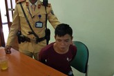 Hà Nội: CSGT tóm gọn đối tượng nhiễm HIV cướp điện thoại của thiếu nữ trên phố Hà Nội: CSGT tóm gọn đối tượng nhiễm HIV cướp điện thoại của thiếu nữ trên phố