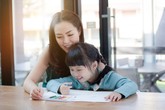 Cách dạy con tự lập: đừng bảo bọc - hãy bảo vệ Cách dạy con tự lập: đừng bảo bọc - hãy bảo vệ
