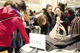 Nhịn đói săn đồ trong ngày đại hạ giá Nhịn đói săn đồ trong ngày đại hạ giá