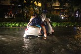 TP.HCM: Các trường ngừng hoạt động từ 12 giờ trưa nay để tránh bão số 9 TP.HCM: Các trường ngừng hoạt động từ 12 giờ trưa nay để tránh bão số 9