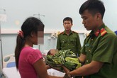 Trần tình ngây ngô của người mẹ bán con mới sinh lấy 32 triệu đồng Trần tình ngây ngô của người mẹ bán con mới sinh lấy 32 triệu đồng