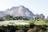 Hàng trăm hộ dân sống khổ bên Cụm công nghiệp núi Vức Hàng trăm hộ dân sống khổ bên Cụm công nghiệp núi Vức