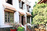 Ngôi nhà 1000 m2 toàn gỗ của diễn viên Thùy Dương Ngôi nhà 1000 m2 toàn gỗ của diễn viên Thùy Dương