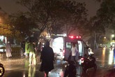 Dây điện rơi xuống đường, chồng tử vong, vợ nhập viện cấp cứu Dây điện rơi xuống đường, chồng tử vong, vợ nhập viện cấp cứu
